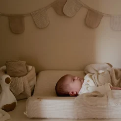 Slinger met vlaggetjes - Beige - Essentials